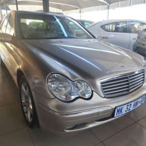 2002 Mercedes Benz C240 Elegance A/T 178626kms